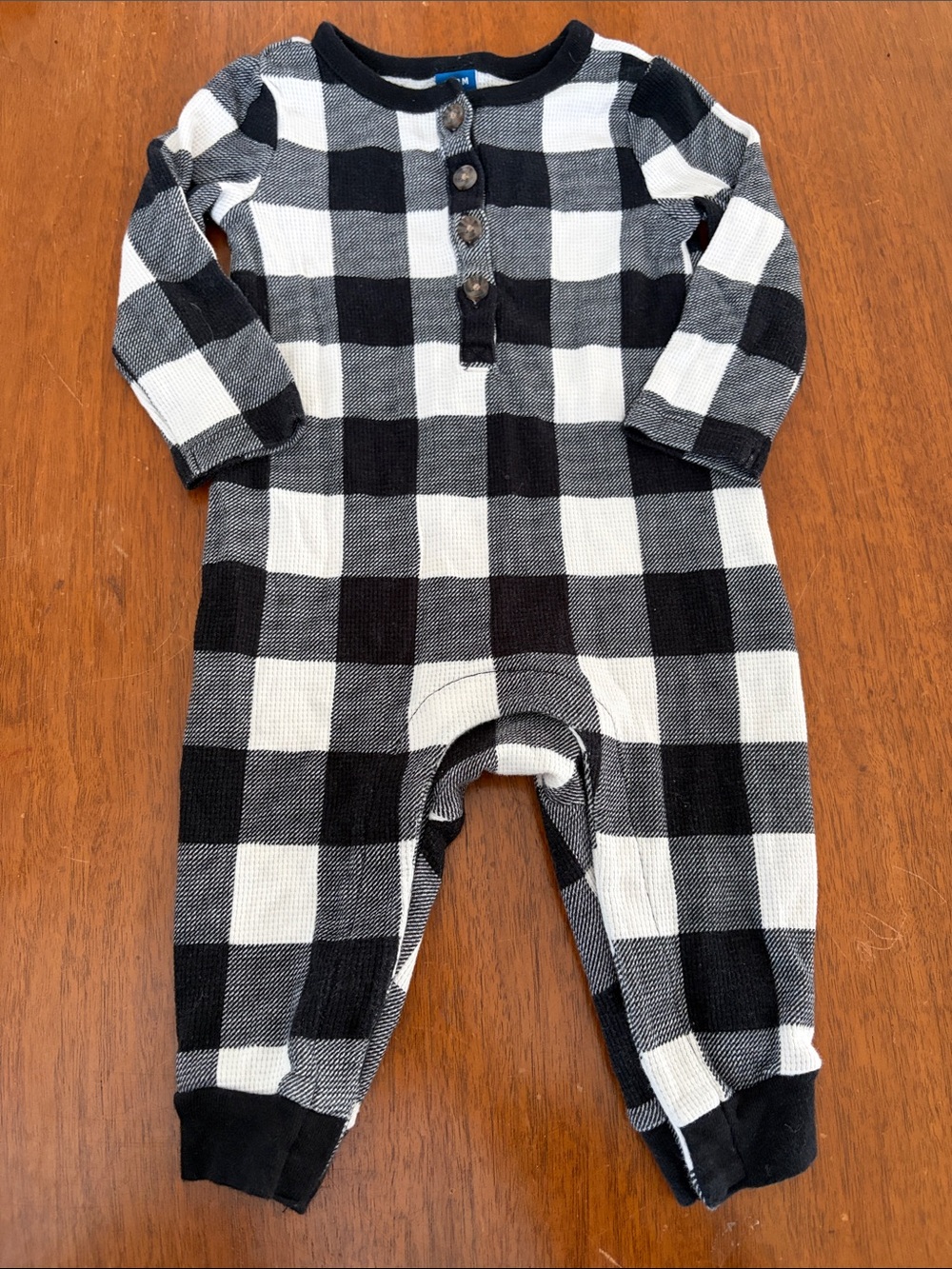 🍊5/$25 Old Navy Black and White Buffalo Plaid Footed Romper size 6-12m